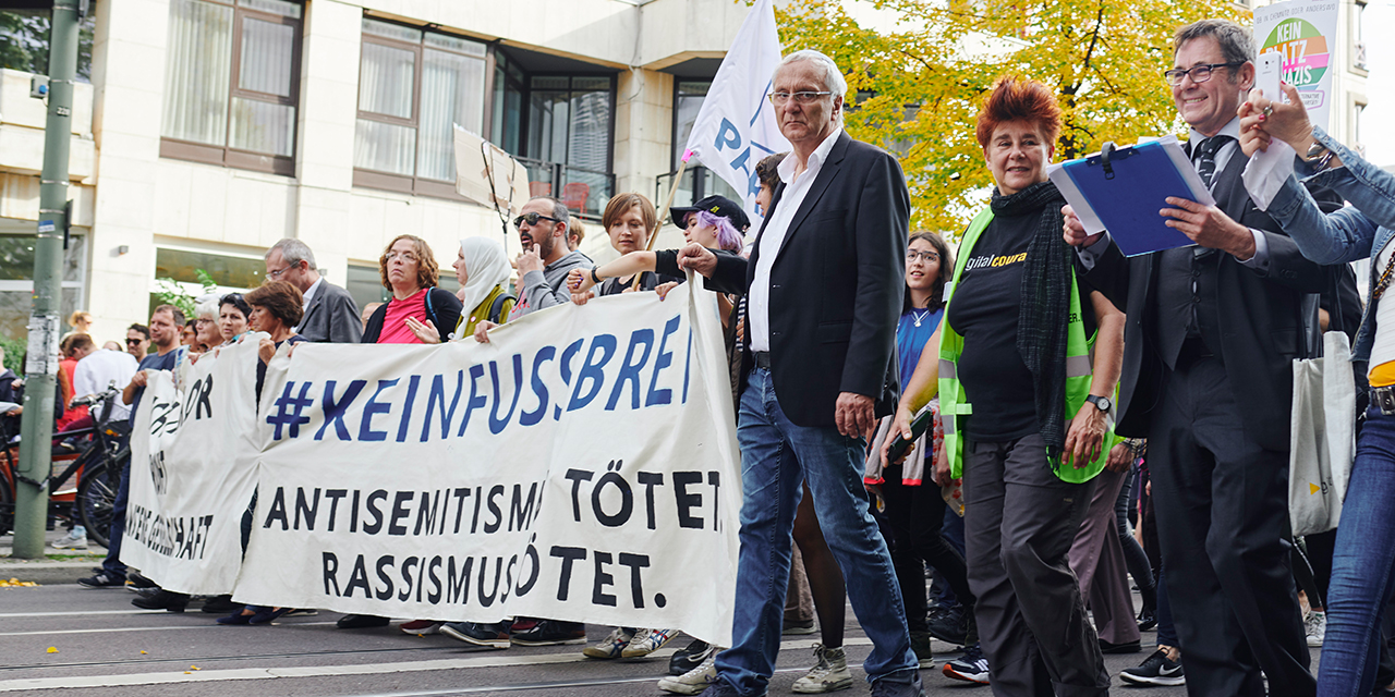 Rena Tangens and padeluun at the unteilbar-demonstration #KeinFussbreit in Berlin 2019 against antisemitism and racism