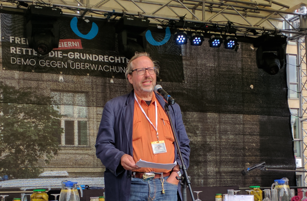 Werner Hülsmann (DVD) bei seiner Rede.
