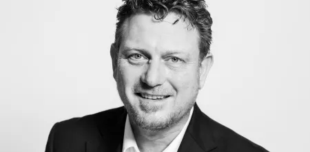 Portraitfoto von Jimmy Schulz.