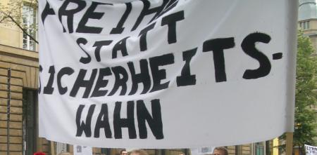 Transparent  der ersten bundesdeutschen Demo gegen Vorratsdatenspeicherung Juni 2006
