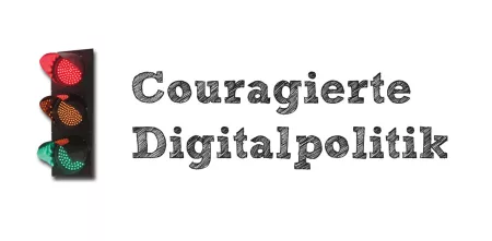 Eine Ampel, die mit allen drei Lichtern (rot, gelb, grün) leuchtet. Rechts daneben steht: "Couragierte Digitalpolitik"