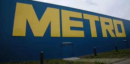Außenansicht einer Metro-Filiale.