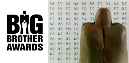 Links das BigBroterAwards-Logo, rechts eine Detailaufnahme der BBA-Statue.