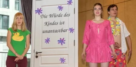 Drei Personen, zwei davon, die wie Barbies verkleidet sind neben eine Tür, auf der steht „Die Würde des Kindes ist unantastbar“.