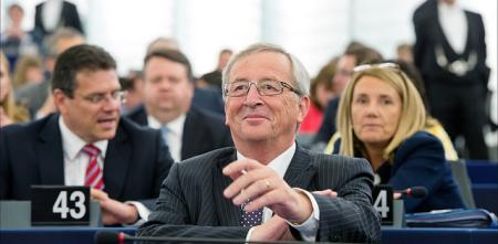 Momentaufnahme, wie Jean-Claude Juncker zum neuen Präsidenten der Europäischen Kommission gewählt wird.