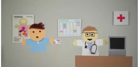 Ausschnitt aus einem Kurzfilm. Eine Person in einer Praxis.