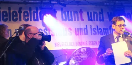 padellung auf einer Bühne.