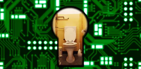 Grafik einer Platine und eines Schlüssellochs. Dahinter fotorealistisch eine Toilette.