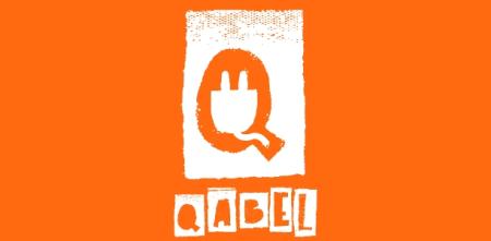 Das Logo von Qabel (weiß auf orangenem Grund).