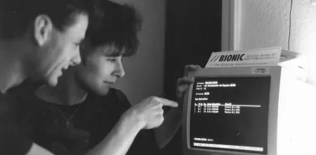padeluun und Rena Tangens vor einem Computer.