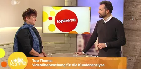 Rena Tangens mit einem Moderator im Studio von „Volle Kanne“.