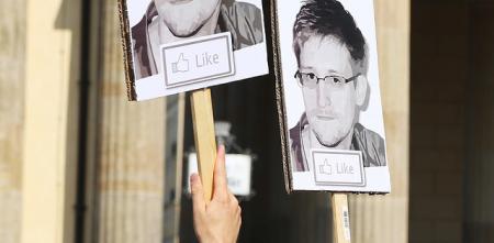 Plakate von Edward Snowden auf der StopWatchingUS.