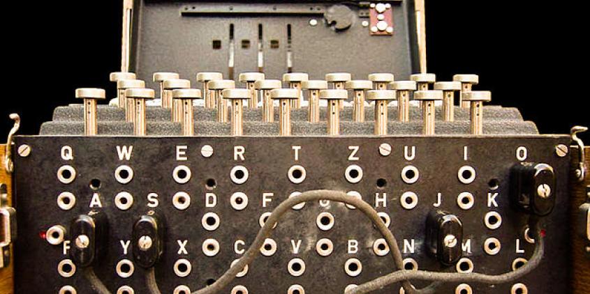 Steckerbrett einer Enigma-Chiffrier-Maschine.