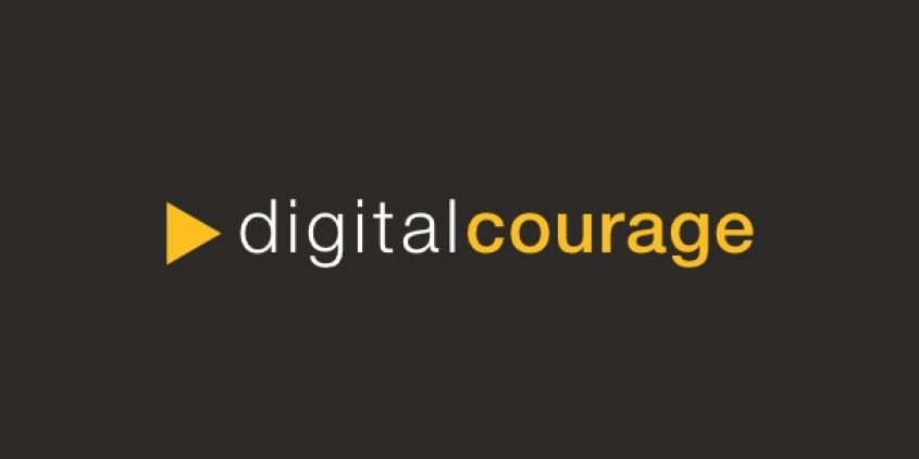 Logo von Digitalcourage auf schwarzem Grund.