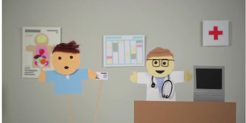 Ausschnitt aus einem Kurzfilm. Eine Person in einer Praxis.