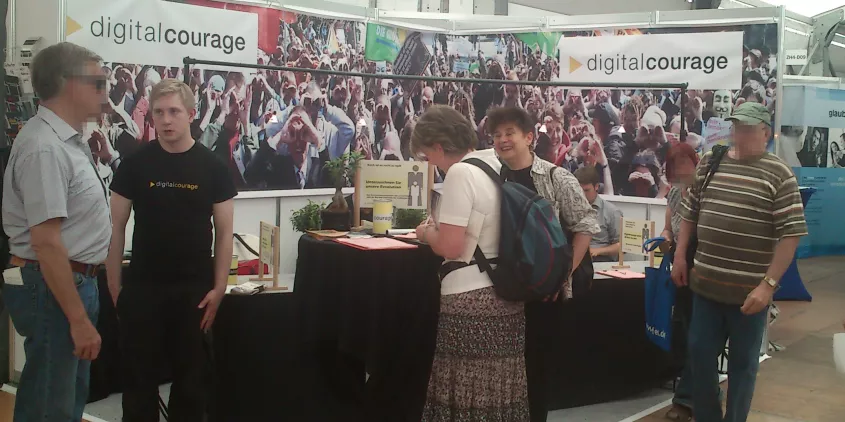 Stand von Digitalcourage beim Kirchentag.