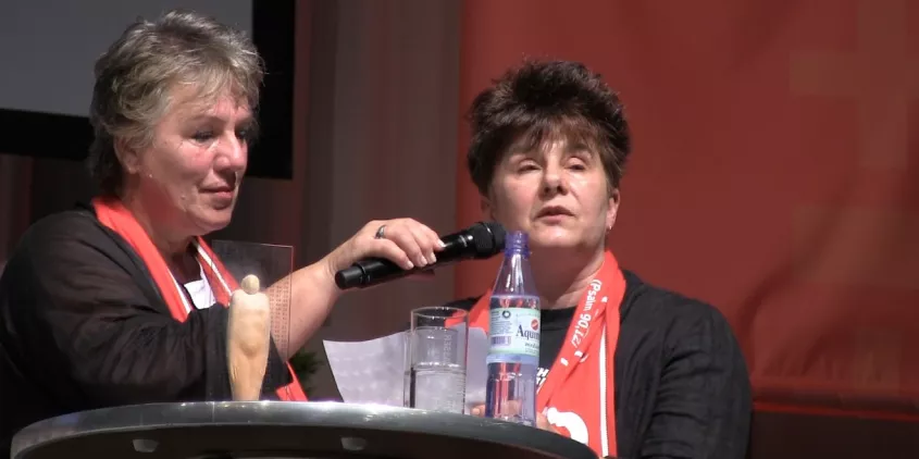 Rena Tangens am Mikrofon auf dem deutschen Kirchentag.