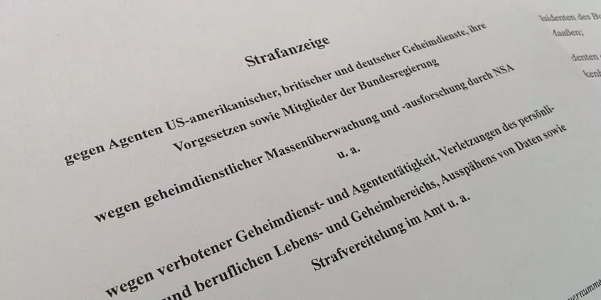 Brief mit einer Stranfanzeige.
