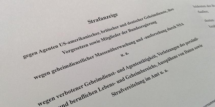 Brief mit einer Stranfanzeige.