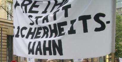 Transparent  der ersten bundesdeutschen Demo gegen Vorratsdatenspeicherung Juni 2006