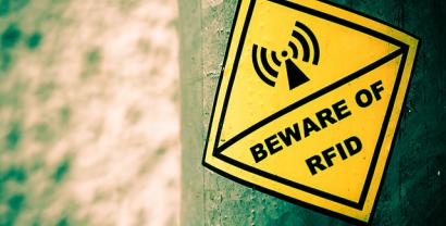 Aufkleber: "Beware of RFID"