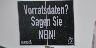 Ein Plakat mit der aufschrift: "Vorratsdaten? Sagen Sie NEIN!"
