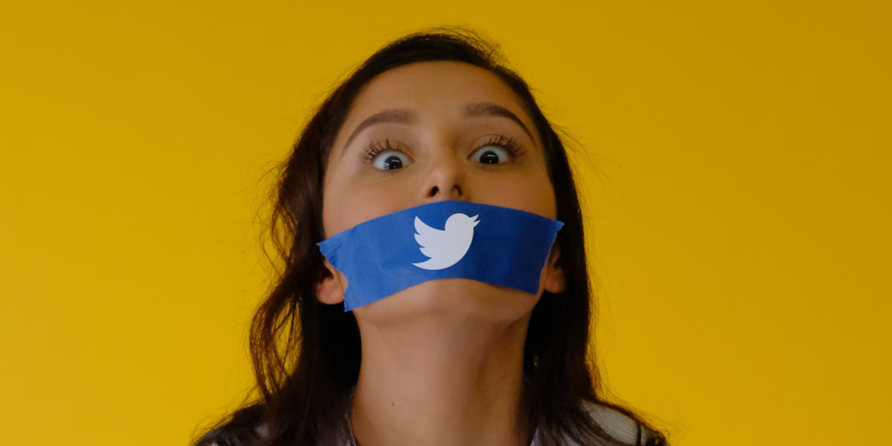 Eine Person vor gelbem Hintergrund. Ihr Mund wird durch ein Band mit Twitter-Logo geknebelt.