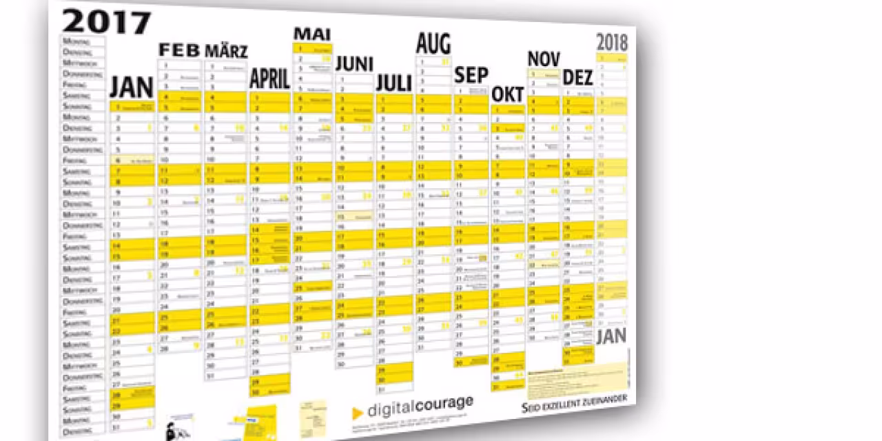 Der Digitalcourage-Wandkalender von 2017 in einer perspektivischen Ansicht.
