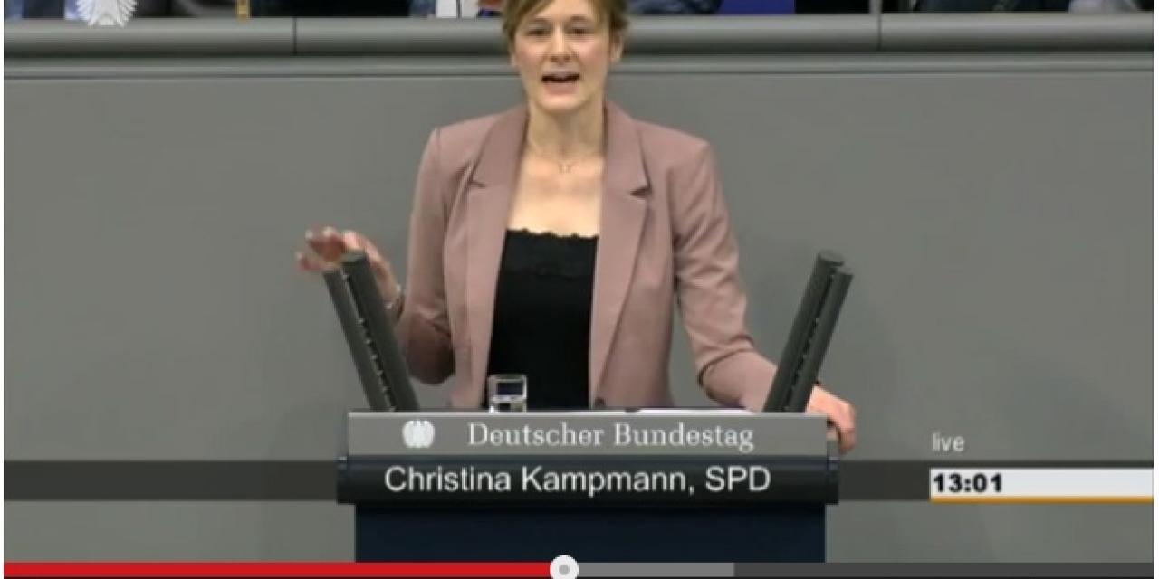 Screenshot von Christina Kampmann während einer Rede im Deutschen Bundestag.
